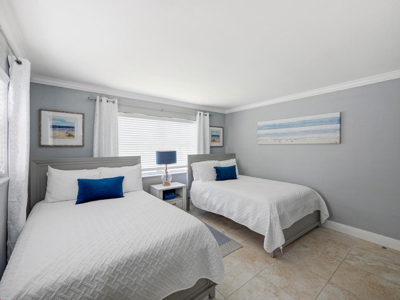 2br Near The !walk 2 Everything!