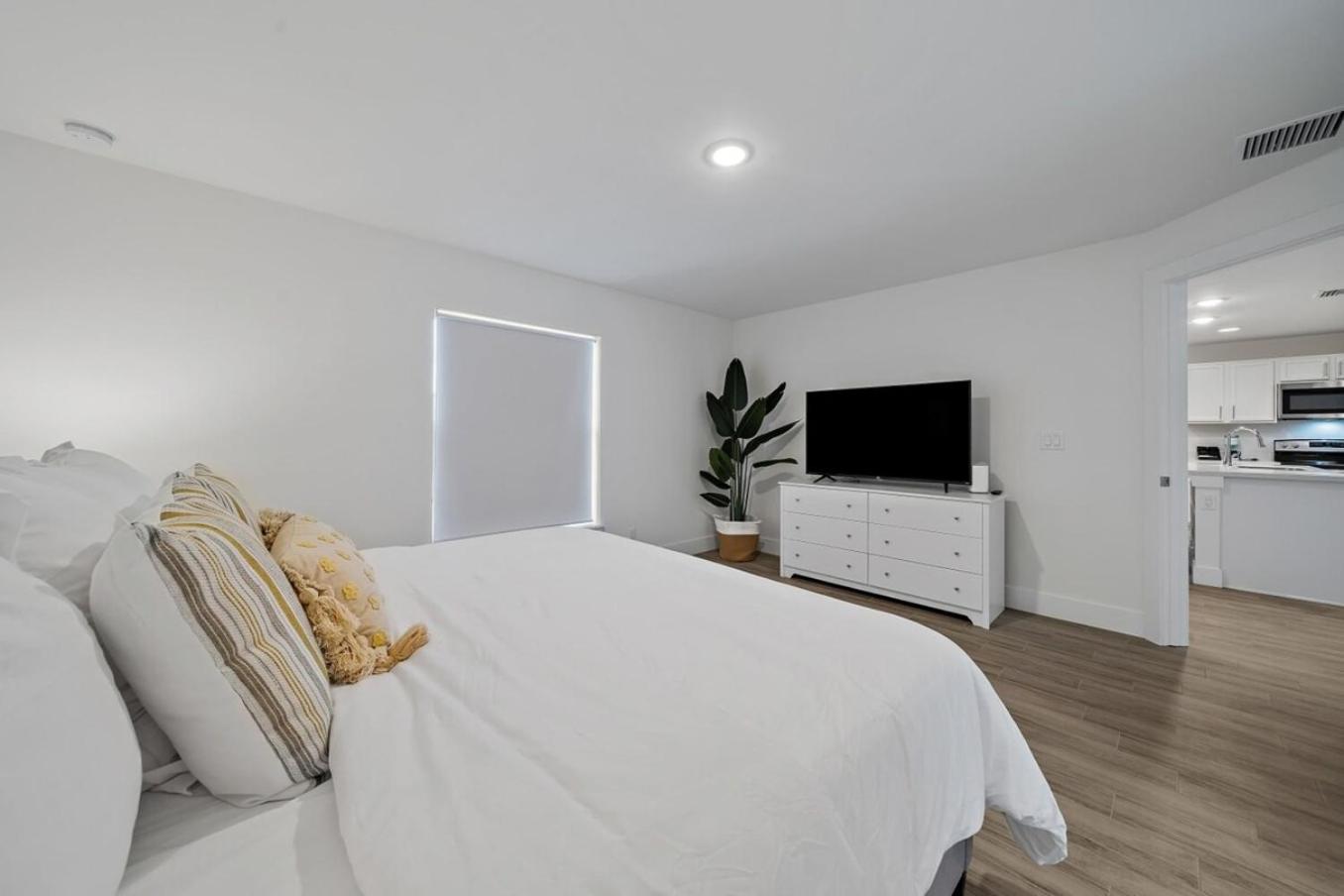 Brand New House! 10 Minutes To The Beach! West Palm Beach