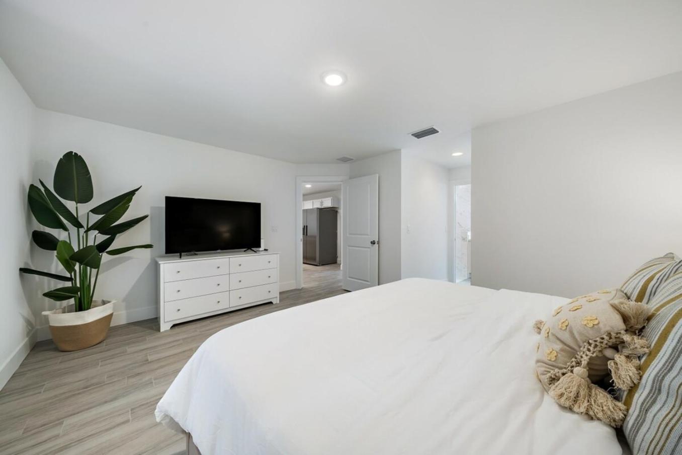 Brand New House! 10 Minutes To The Beach! Holiday home *