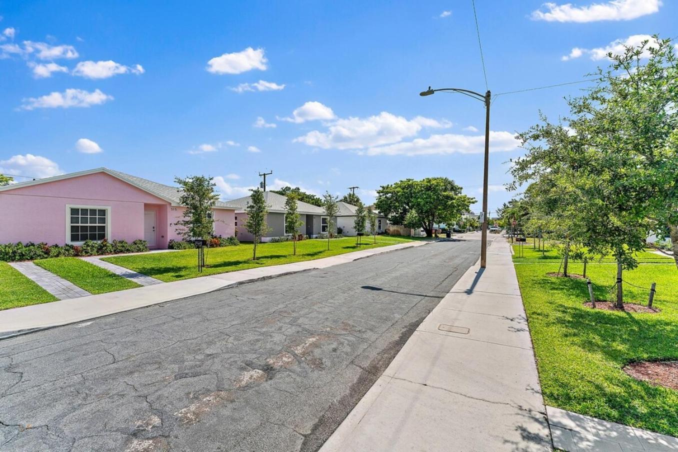 Brand New House! 10 Minutes To The Beach! Holiday home West Palm Beach