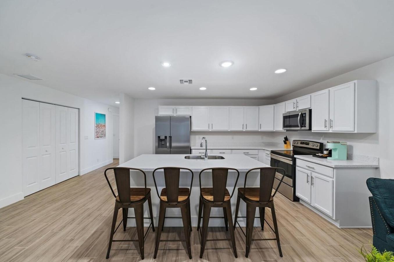 New Construction 10 To 5 To Downtown West Palm Beach