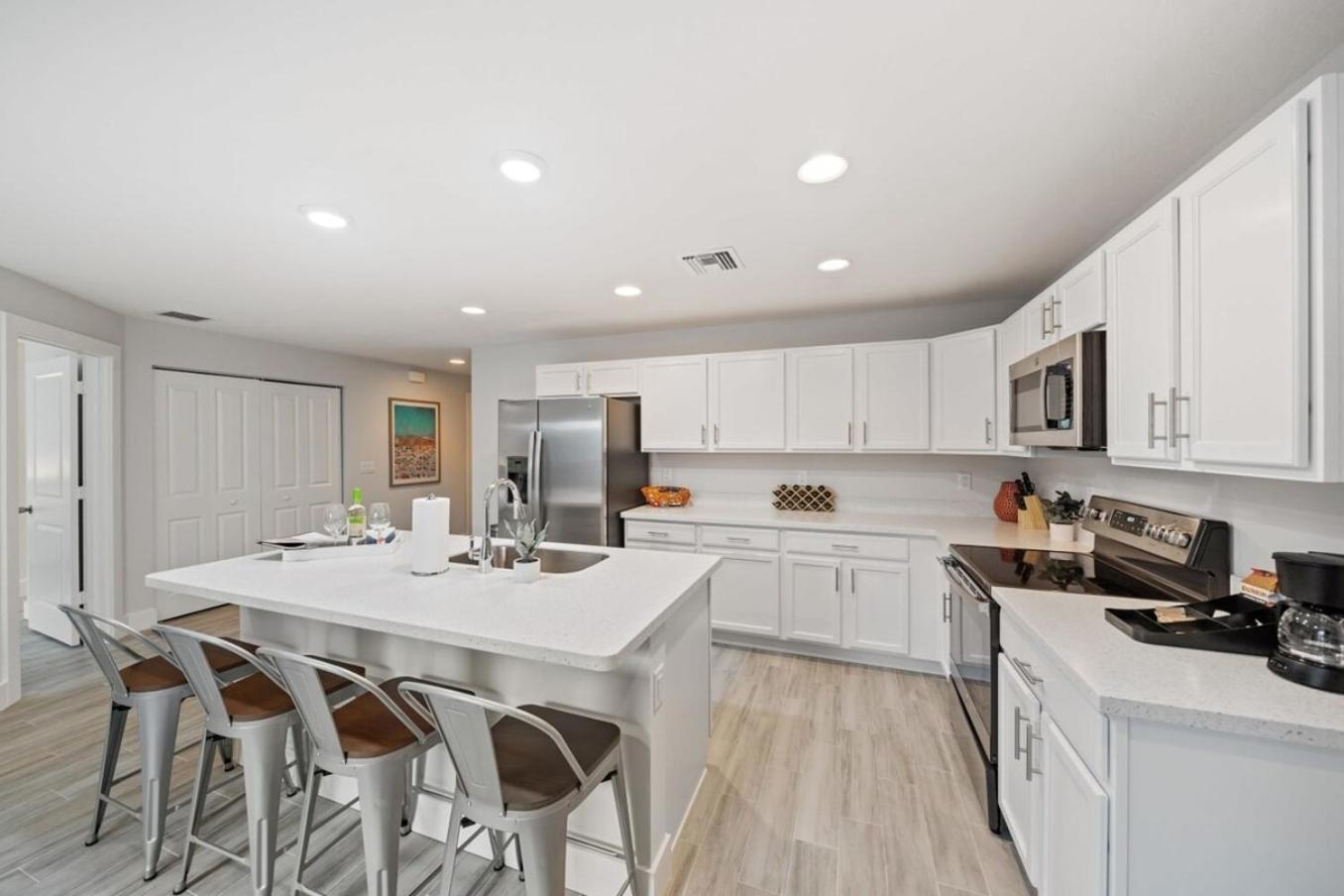 New! Few Minutes To Downtown, 10 To The Beach! West Palm Beach