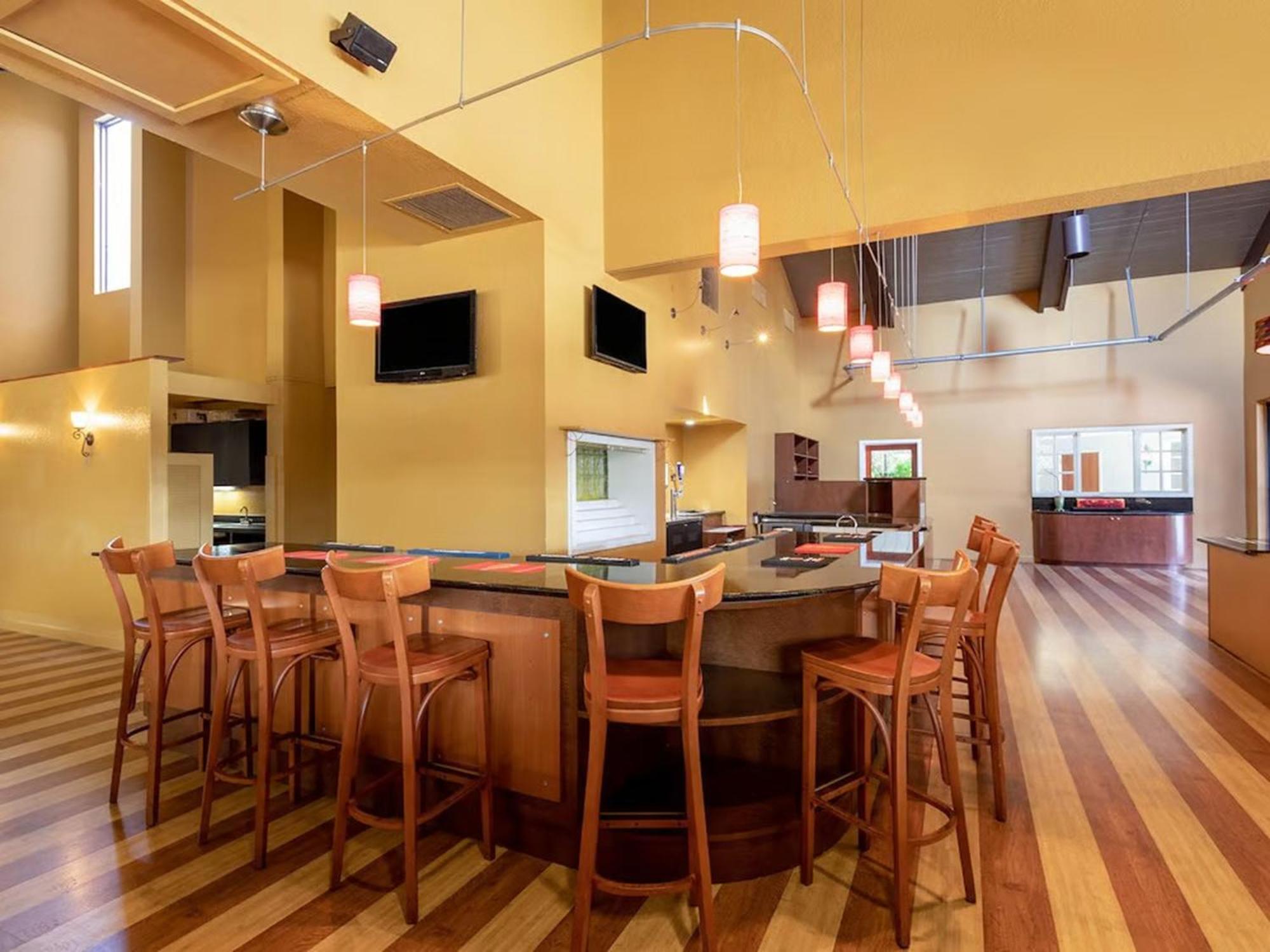Hotel 88 Palms & Event Center 2*