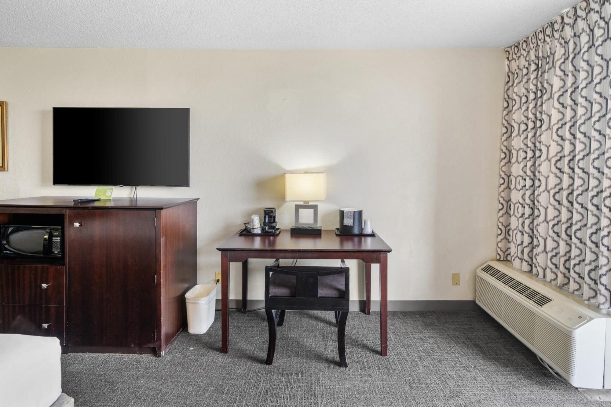 88 Palms & Event Center