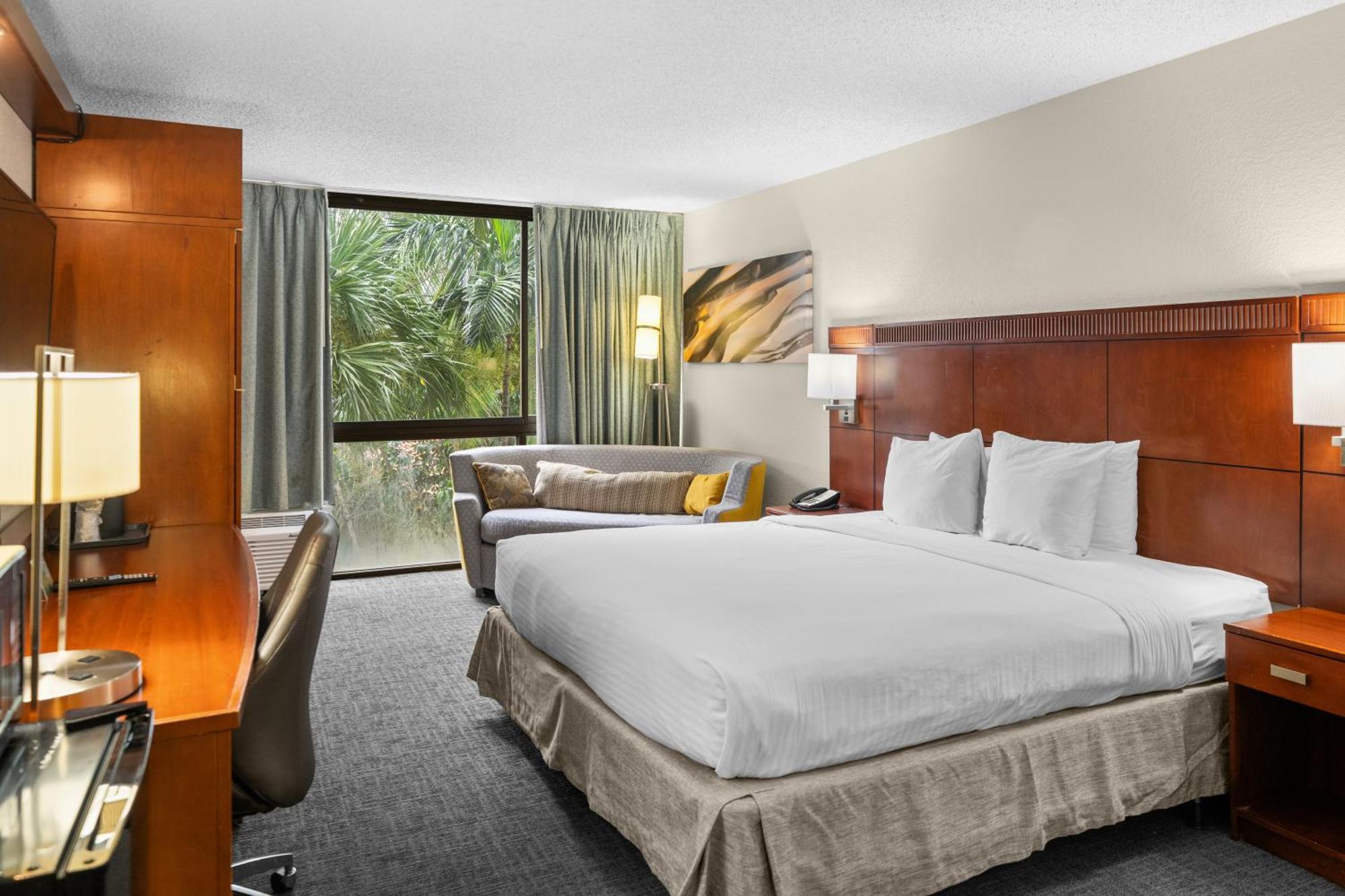88 Palms & Event Center Hotel