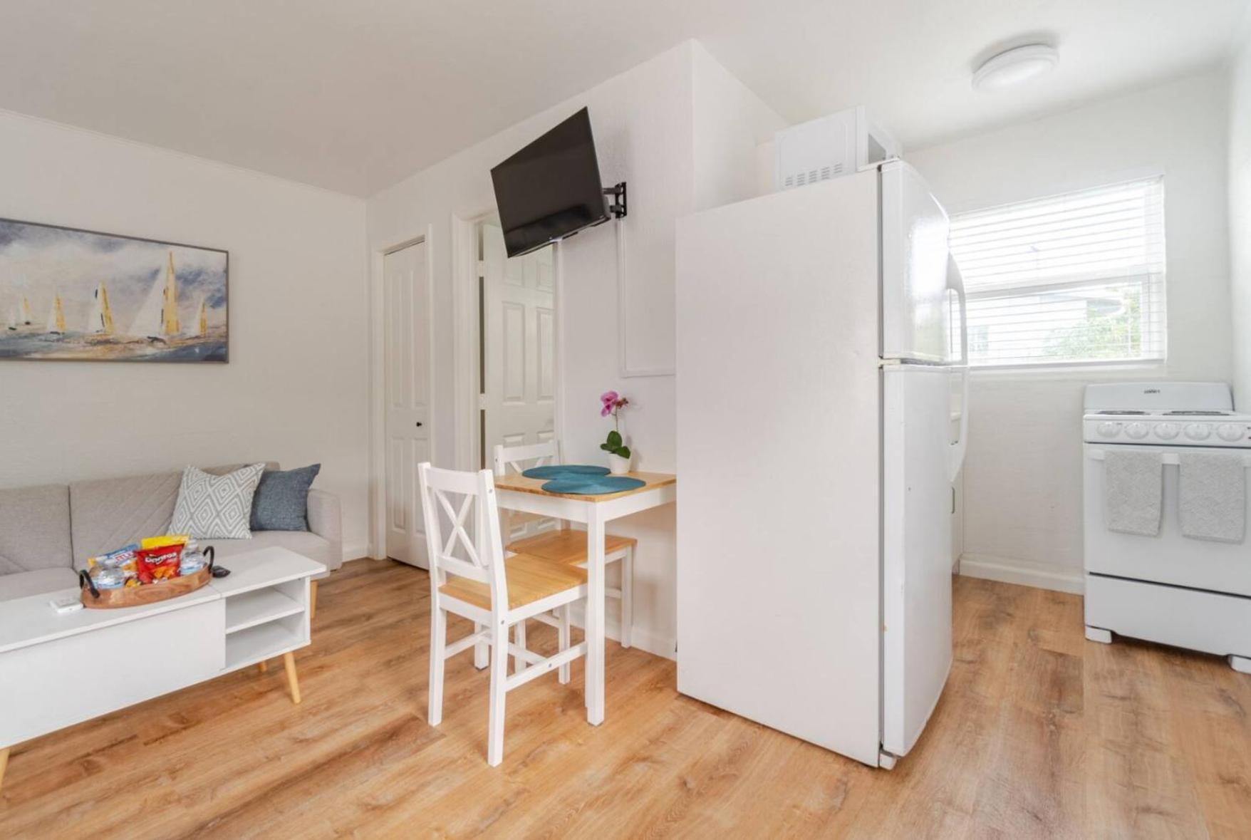 Escape Guest house West Palm Beach