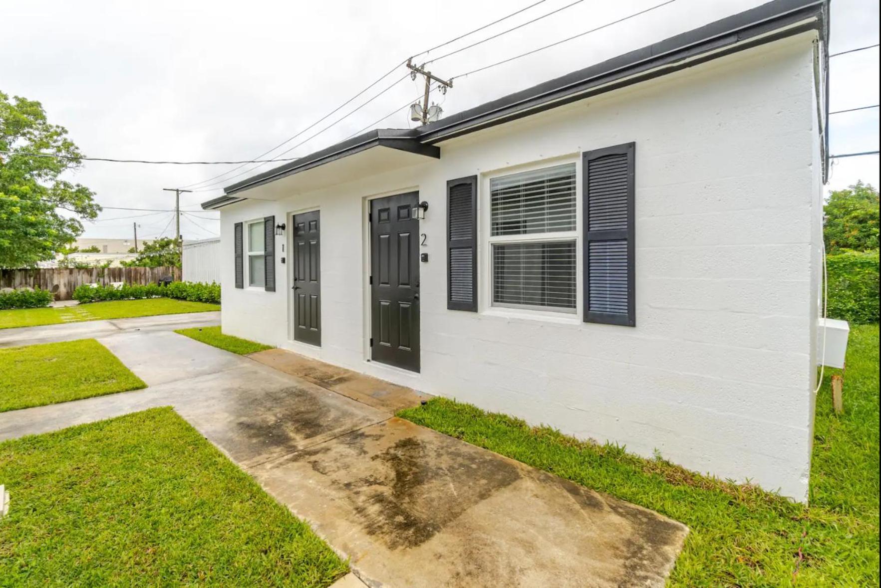 Escape Guest house West Palm Beach