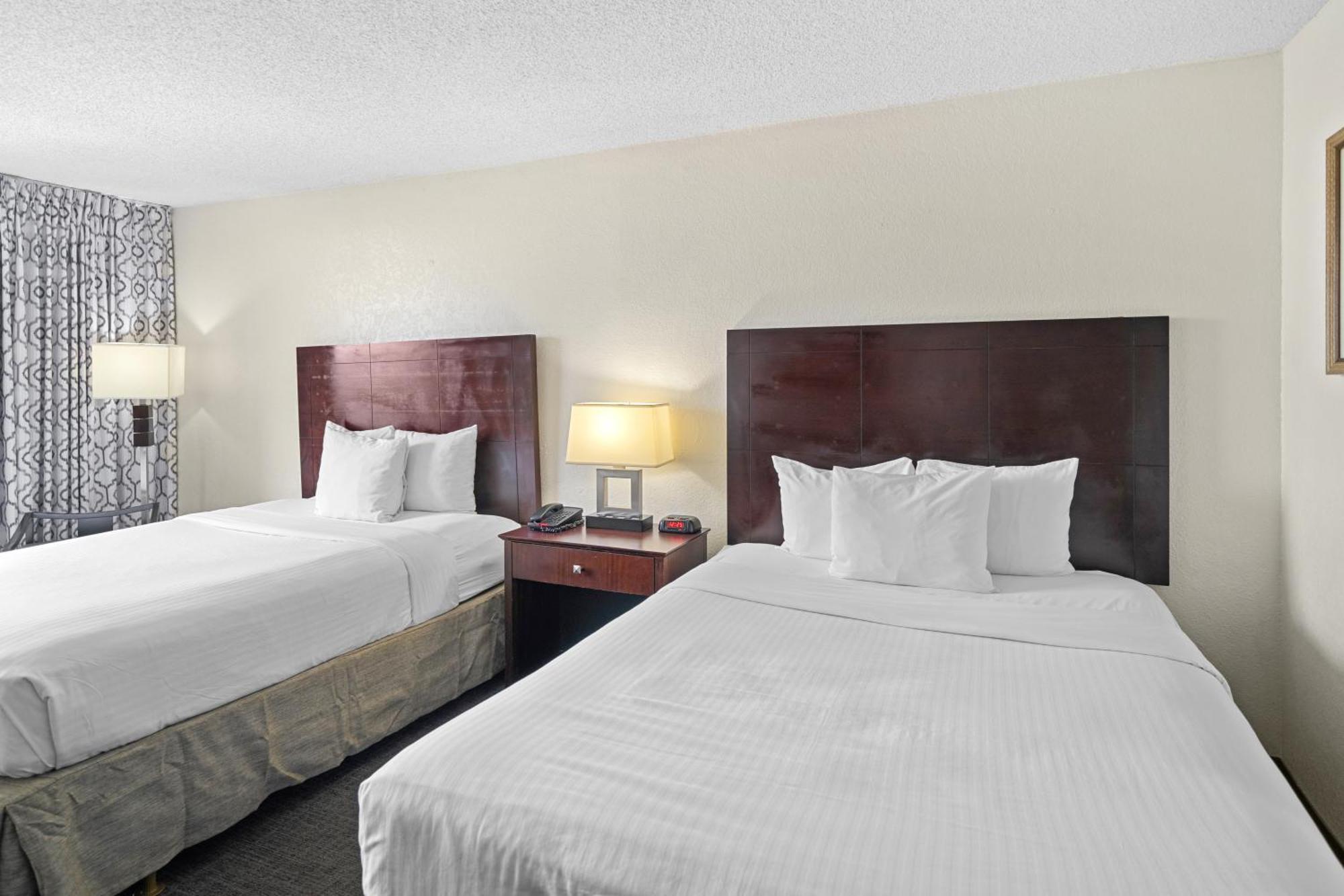 Hotel 88 Palms & Event Center