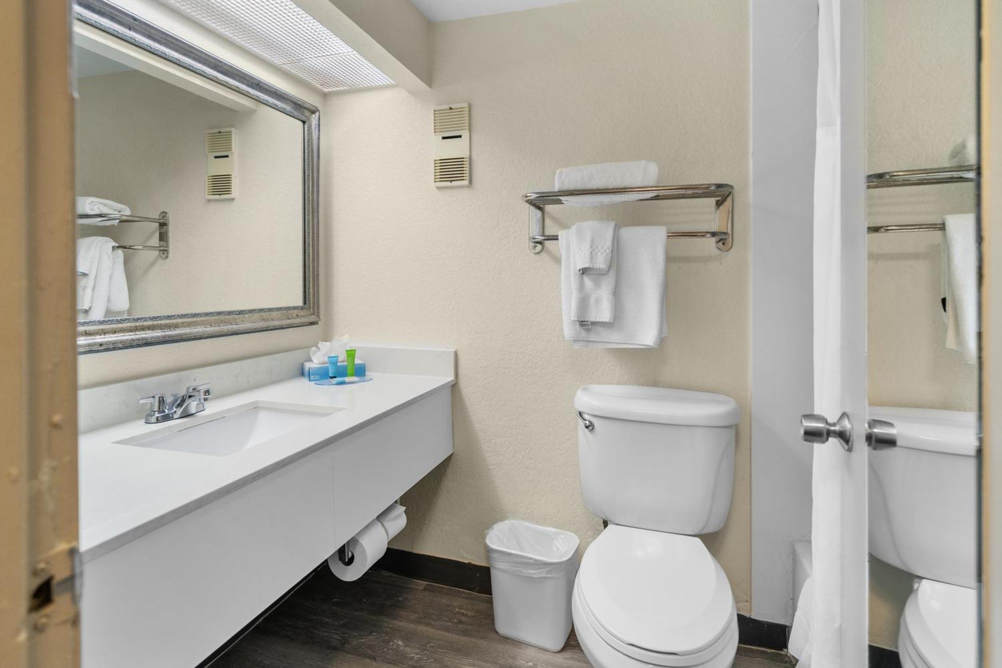 Hotel 88 Palms & Event Center