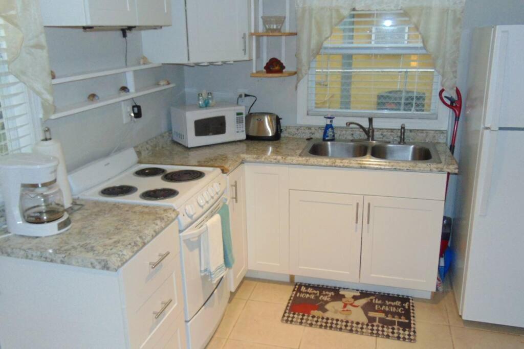 Apartment Bright Spacious Near And Palm West Palm Beach