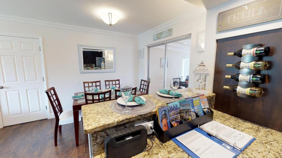 Palm Beach Vacation Home-downtown-gameroom-grill