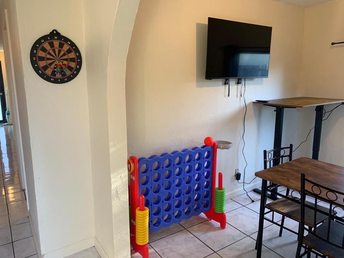 Pousada 3 Bedrooms 1 Bathroom Entire Side House *