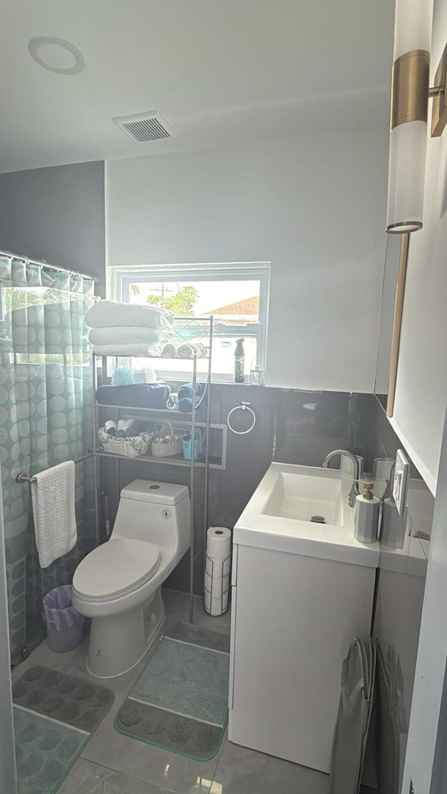 Olive Unit 3 By Pmi * West Palm Beach