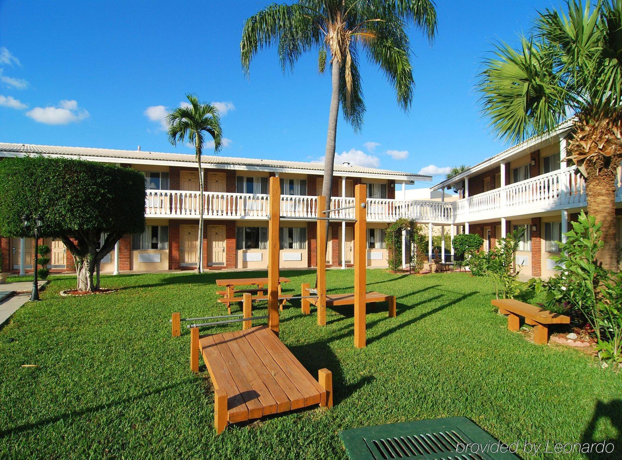 Western Palm Lakes 3*