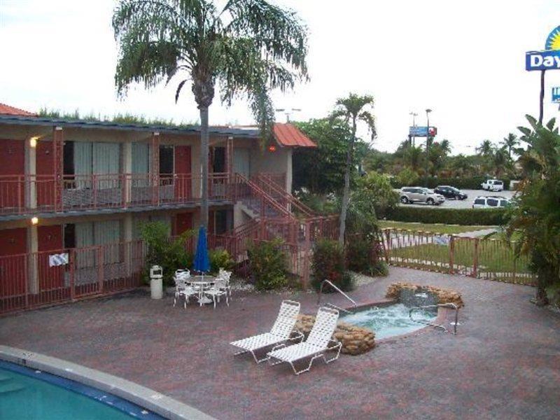 Hotel Days By Wyndham West Palm West Palm Beach