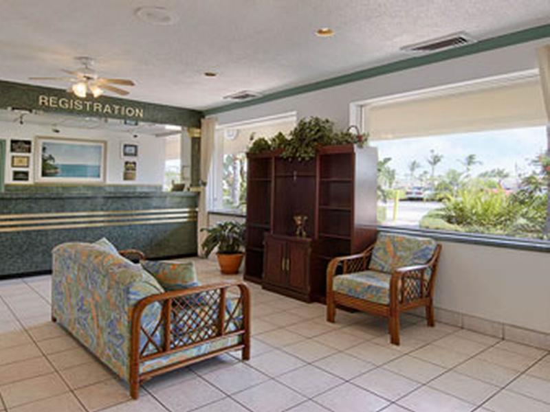 Days By Wyndham West Palm Hotel 2*