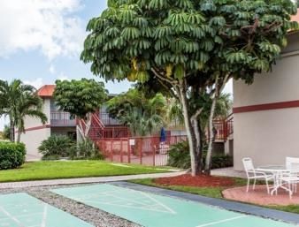 Days By Wyndham West Palm Hotel 2*