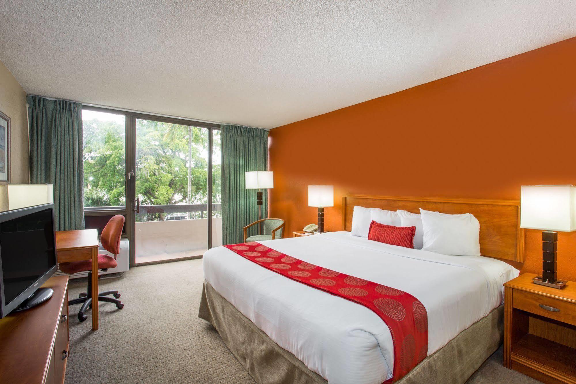 Ramada By Wyndham West Palm Airport Hotel West Palm Beach