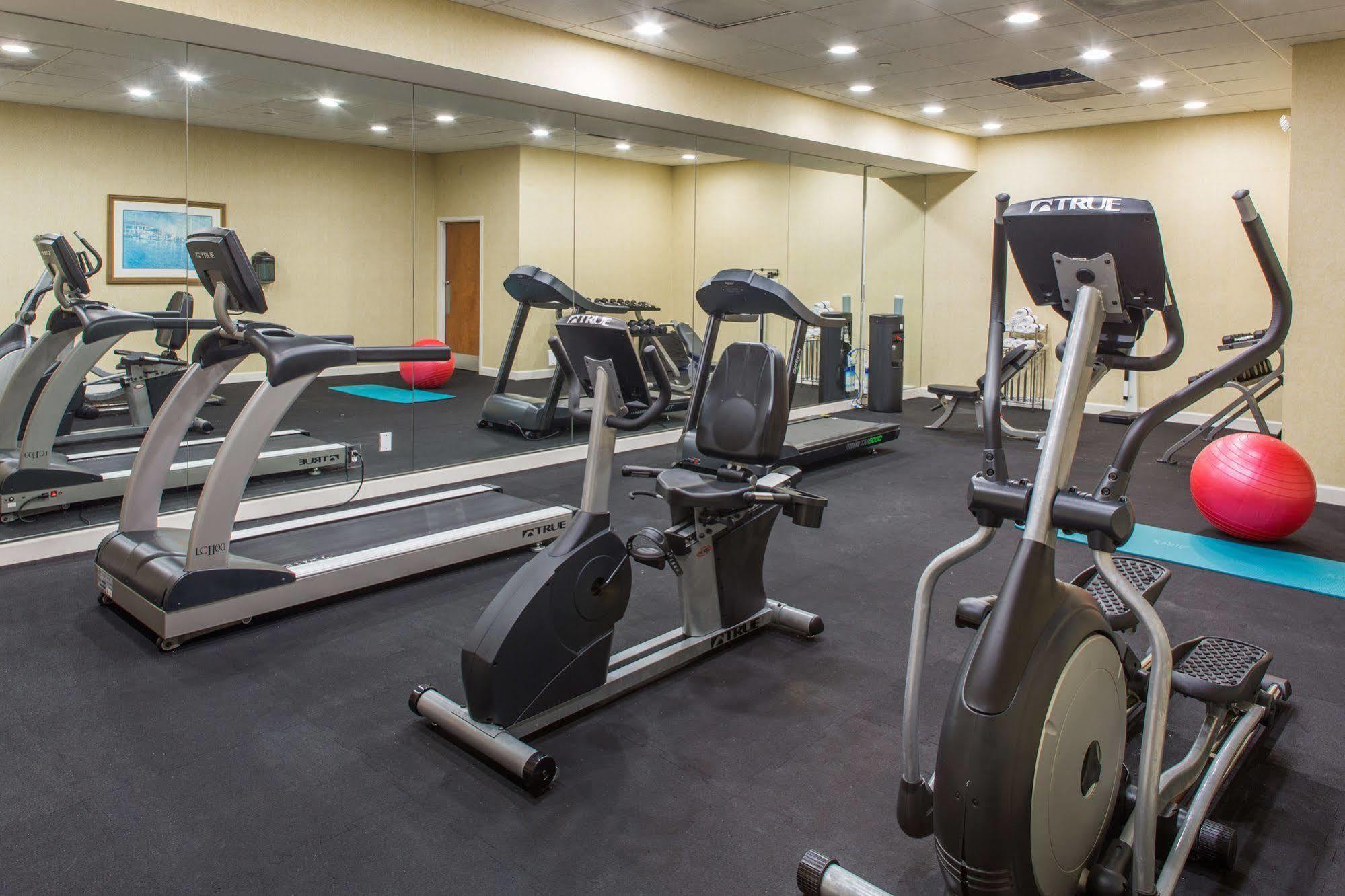 Hotel Ramada By Wyndham West Palm Airport