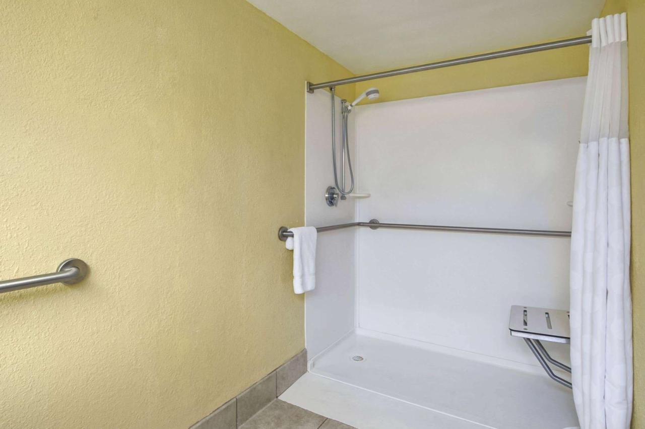 Hotel Ramada By Wyndham West Palm Airport West Palm Beach