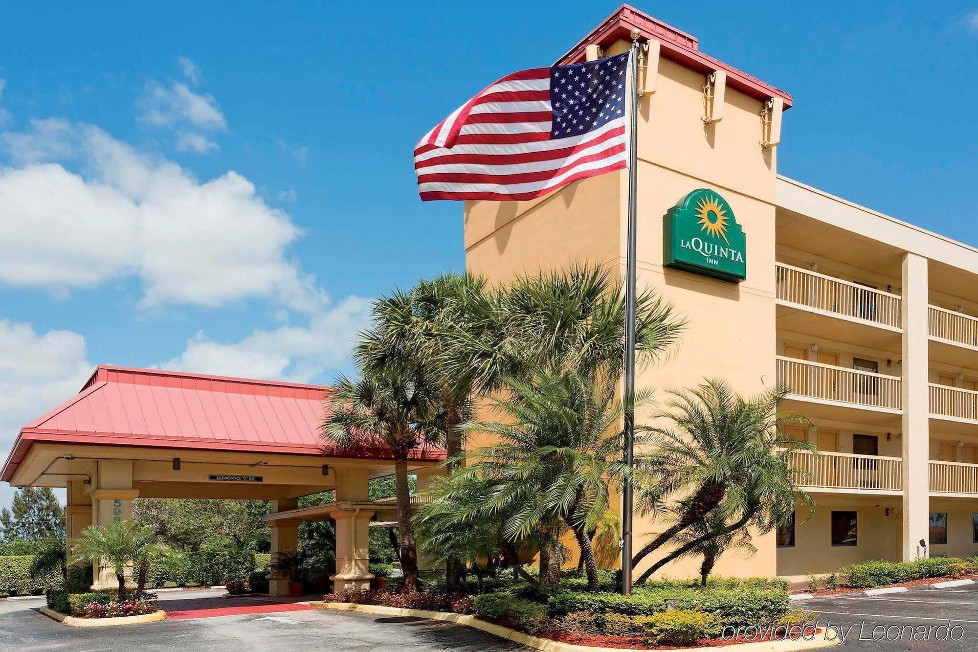 La Quinta By Wyndham West Palm - Florida Turnpike Century Village (West Palm Beach, Palm Beach County)